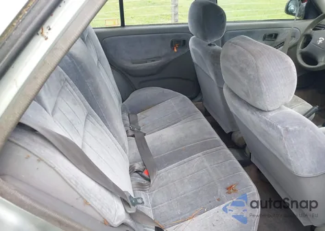 1993 Nissan Sentra E/Xe/Gxe z USA, uszkodzony, nr VIN 1N4EB31F4PC731095